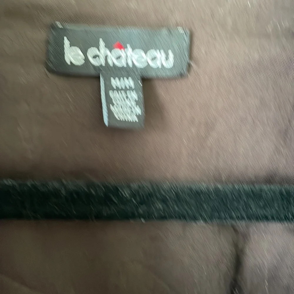 Le Chateau ladies sleeveless dress. Detailed embroidery embellishment, medium - Picture 3 of 8